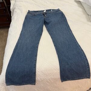 Lucky Brand Mid Rise Flare Women's size 12 Medium Wash Blue Denim Jeans